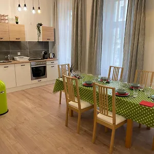Gesamte Fuer 6 Personen Апартаменты